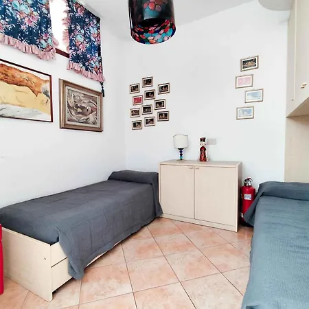 In 48307 Apartment